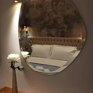  Apartment Honeymoon