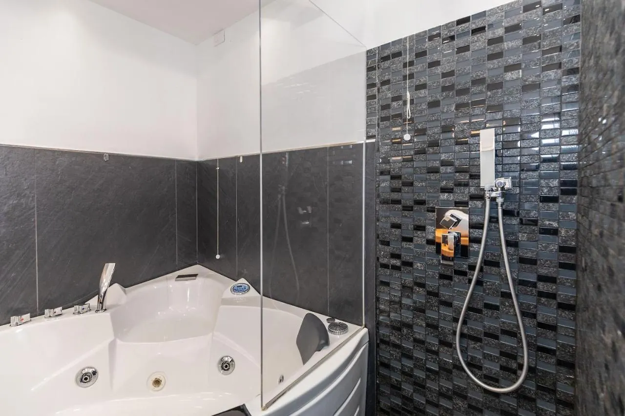 Giorgiapartaments BLACK exclusive&Luxury SPA Venise Italie